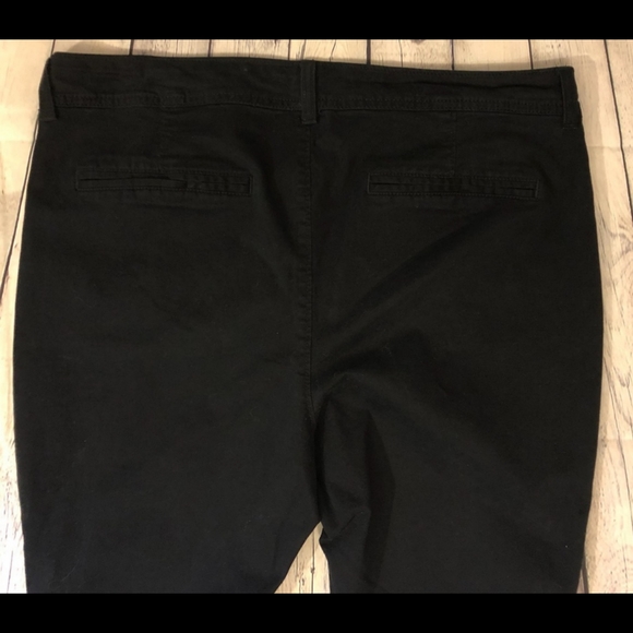 EUC Old Navy black cropped denim jeans - 14 short - Picture 5 of 7